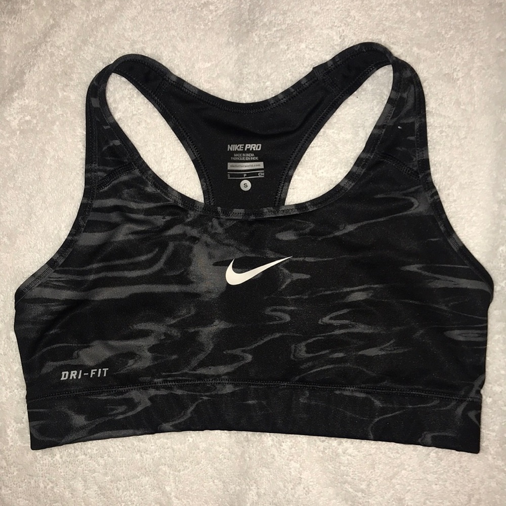 NIKE pro sports bra
